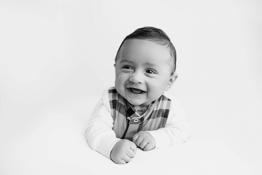 baby photographer in Phoenix, Peoria AZ milestone photography, baby photography packages