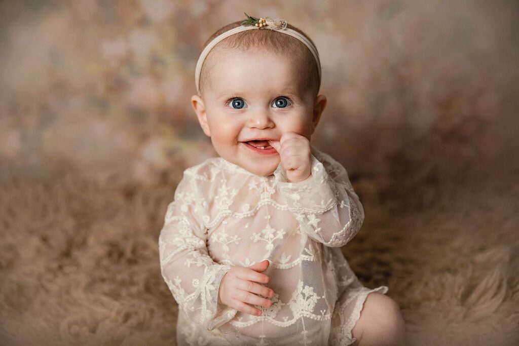 baby photographer in Phoenix, Peoria AZ milestone photography, baby photography packages