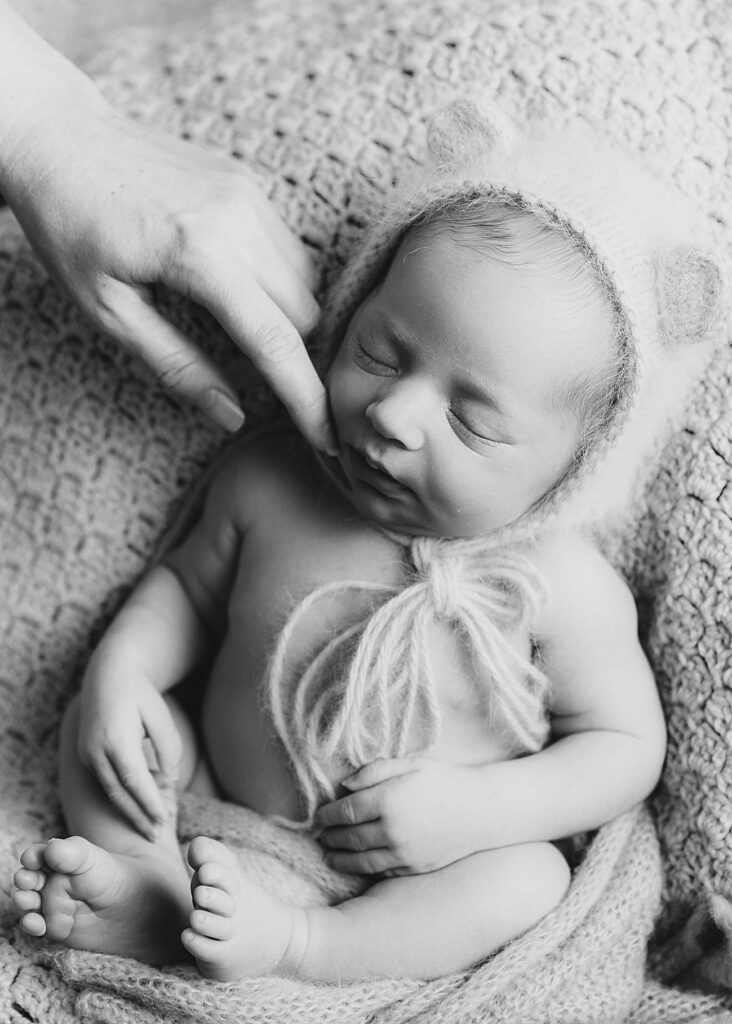 baby photographer in Phoenix, Peoria AZ milestone photography, baby photography packages