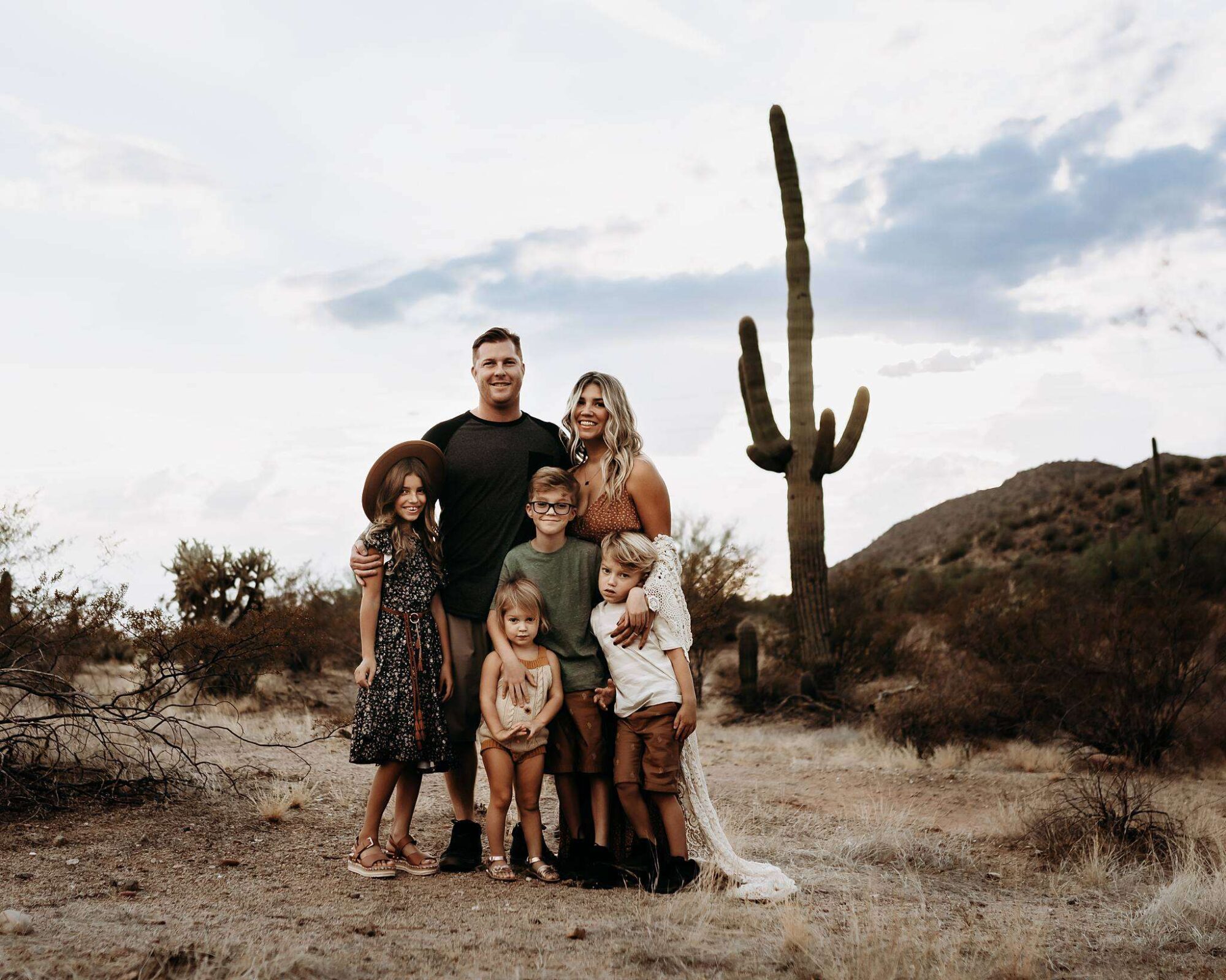 family photographer Scottsdale, Phoenix portrait photography, family portraits near me Goodyear AZ
