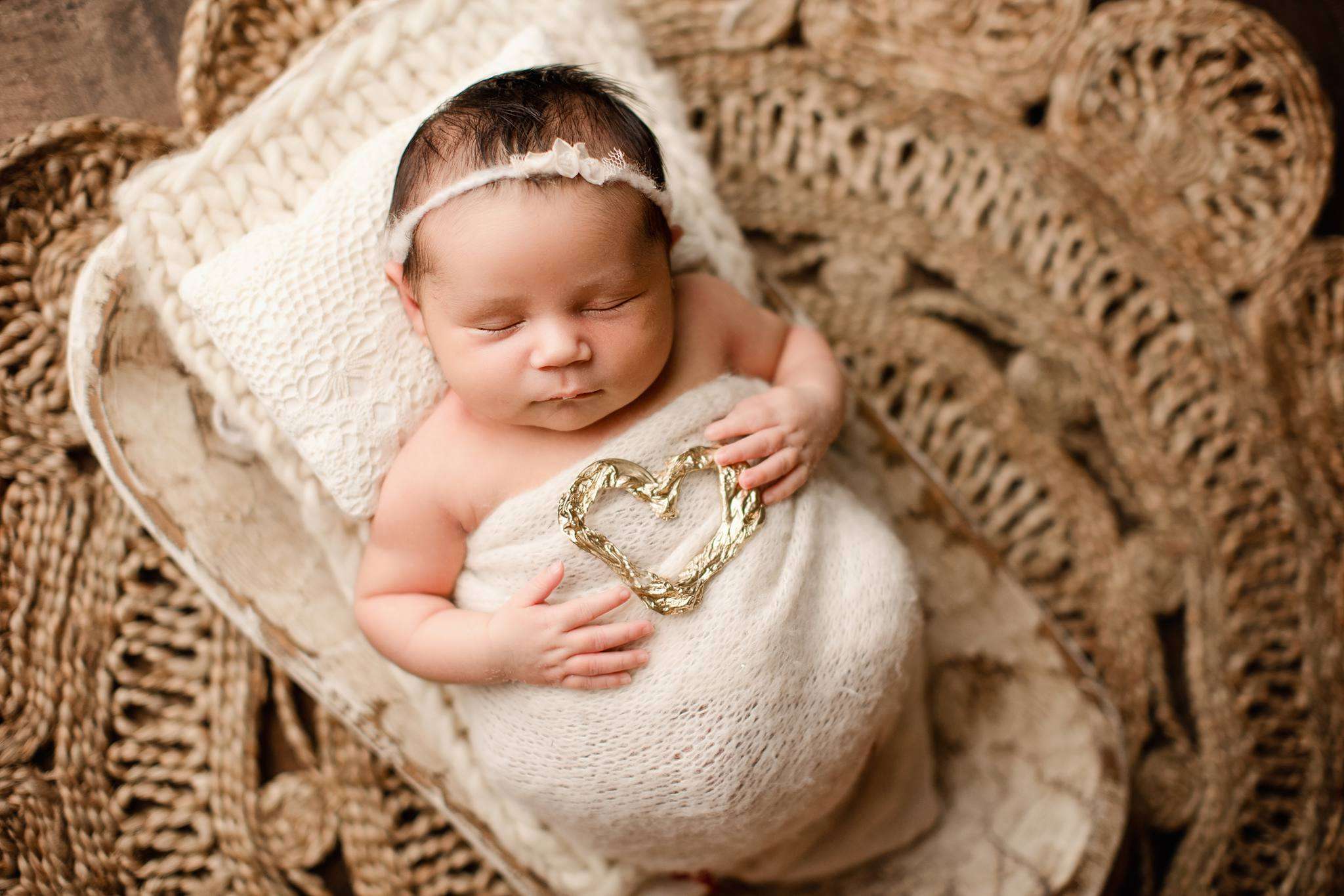 Scottsdale AZ Newborn Photographer, newborn portraits near me, luxury newborn photography, award winning newborn photos