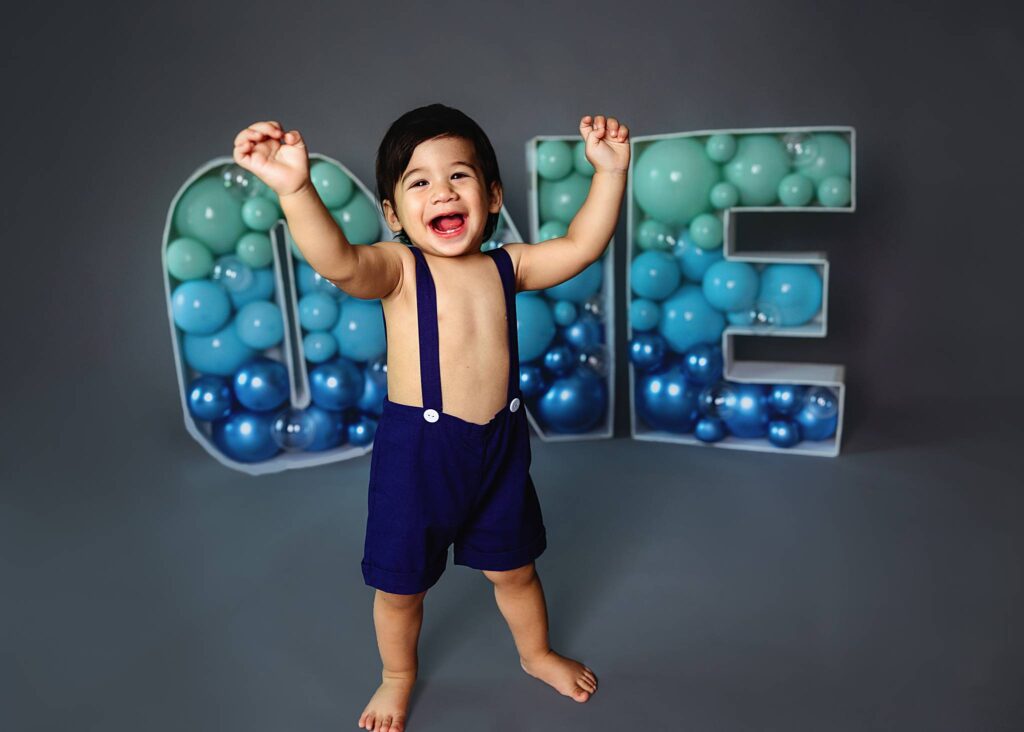 Cake Smash Session in Verrado AZ, Chandler AZ cake smash photography, baby 1st birthday photoshoot near me Phoenix