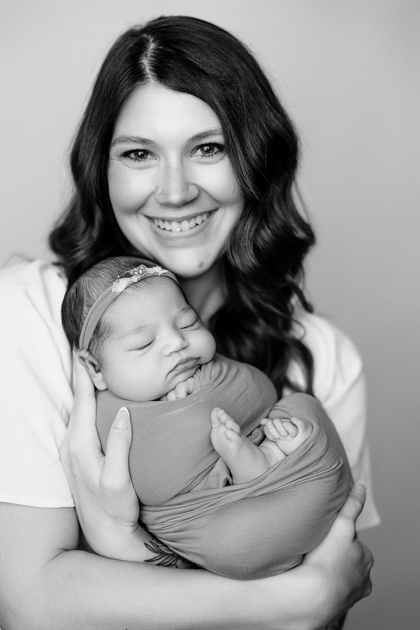 ALEXANDRAKAYY.COM-6bw_surprise photographer.jpg ALEXANDRAKAYY.COM-6bw_surprise photographer.jpg